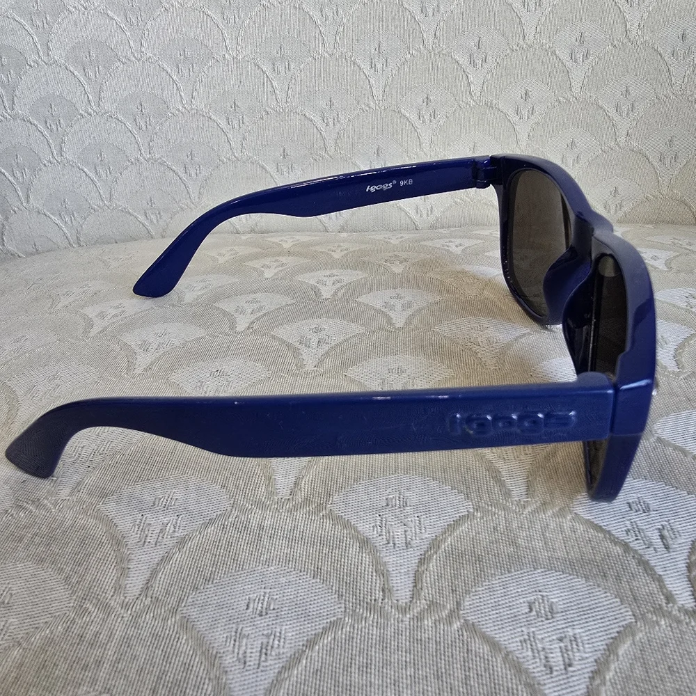 Igogs Unisex Blue Plastic Sunglasses Sun Shades Eye Protection Fashion Eyewear